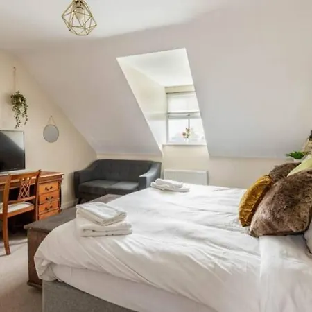 Lolite Homes - 4 Bed Perfect For Nec Genting Arena World & Airport - Serviced Hawk Birmingham