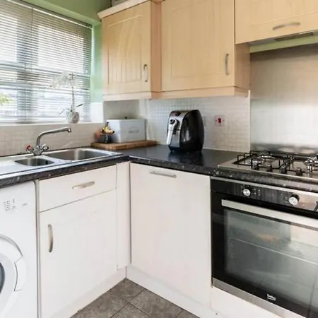 Lolite Homes - 4 Bed Perfect For Nec Genting Arena World & Airport - Serviced Hawk Apartmán
