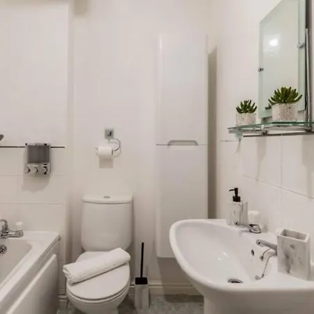 Apartmán Lolite Homes - 4 Bed Perfect For Nec Genting Arena World & Airport - Serviced Hawk
